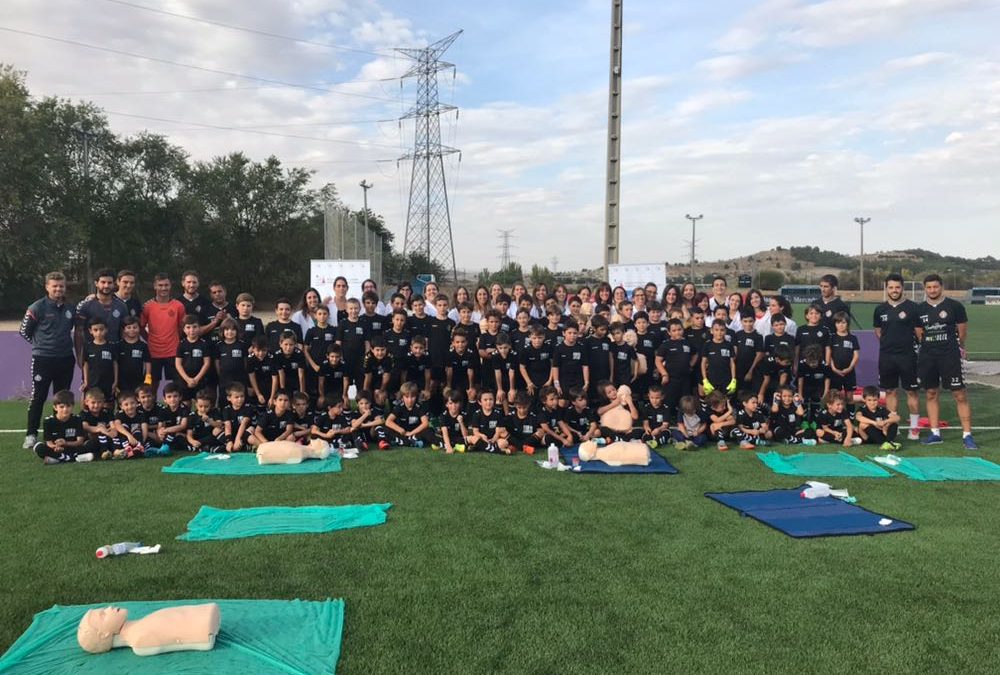 Niños de la Escuela de Fútbol del Real Valladolid se forman para aprender a “salvar vidas” con SOCALEMFYC